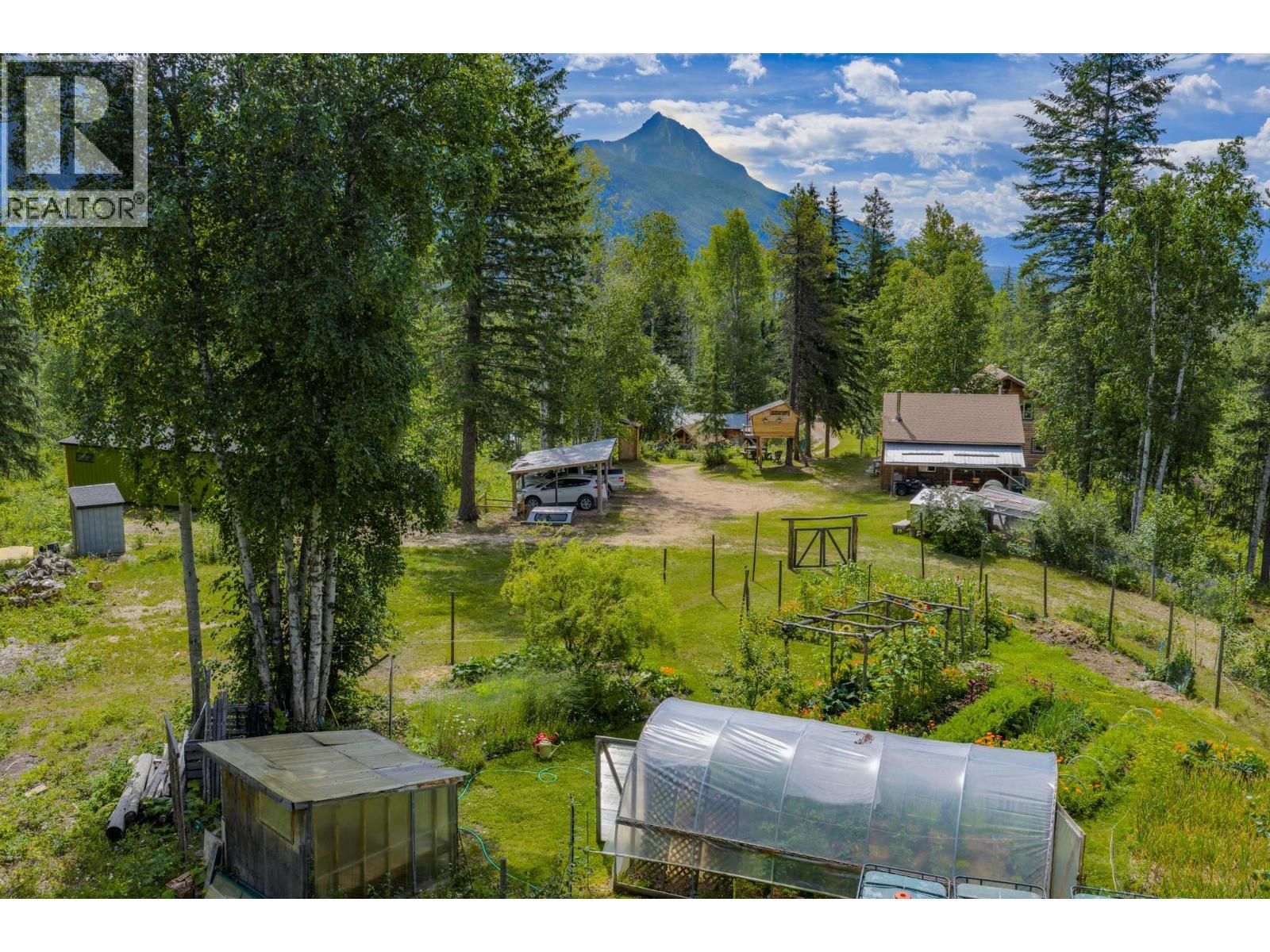 2487 Seward Rd, Golden, BC