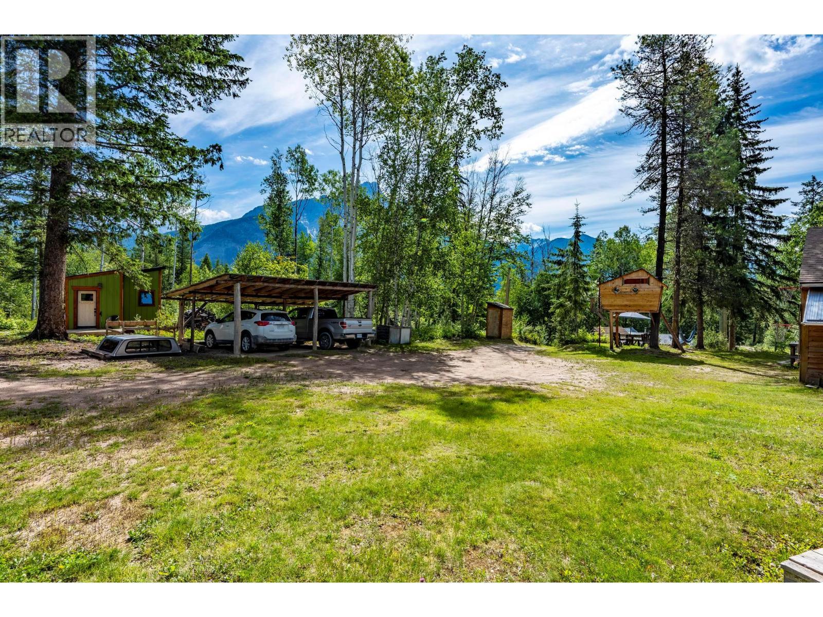 2487 Seward Rd, Golden, BC