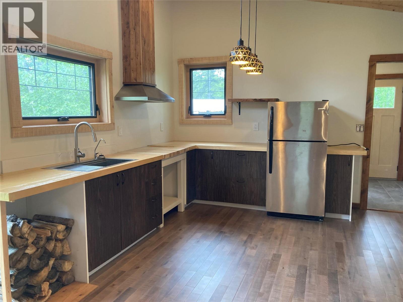 2487 Seward Rd, Golden, BC
