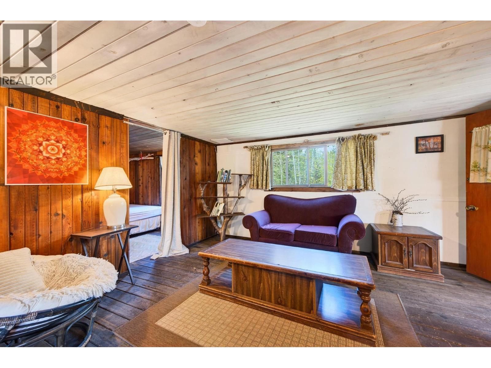 2487 Seward Rd, Golden, BC