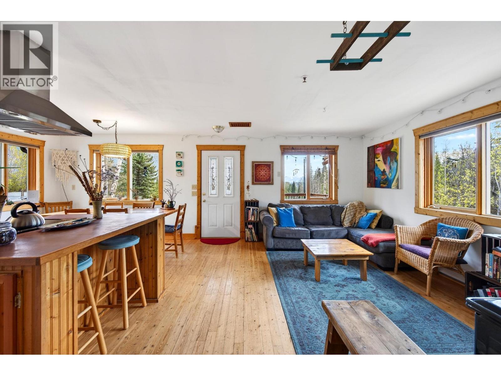 2487 Seward Rd, Golden, BC
