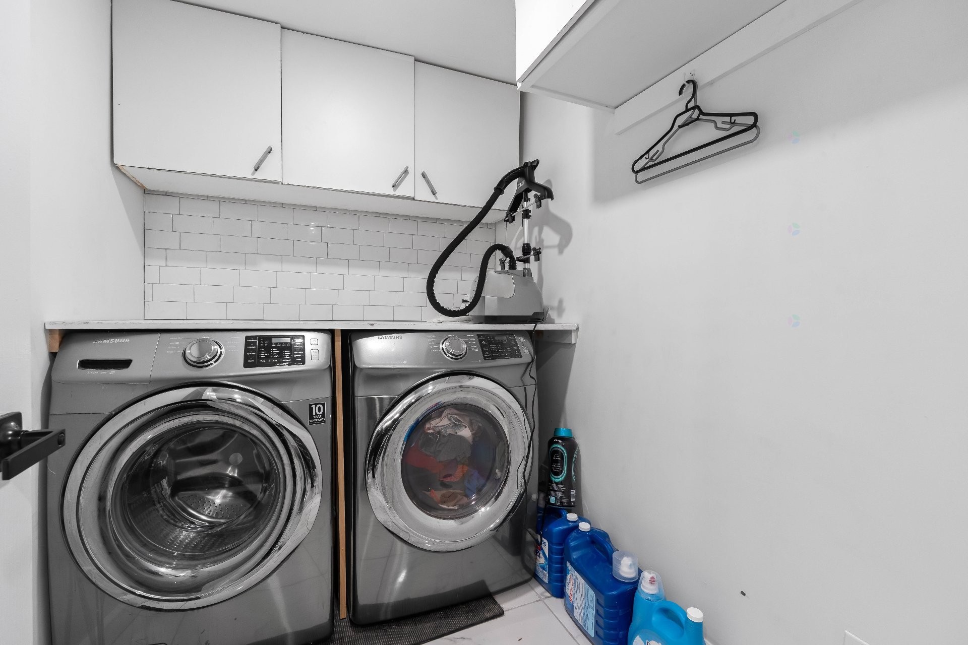 Salle de bains - 6705 Rue Rivière, Laval (Auteuil), QC - Indoor Photo Showing Laundry Room