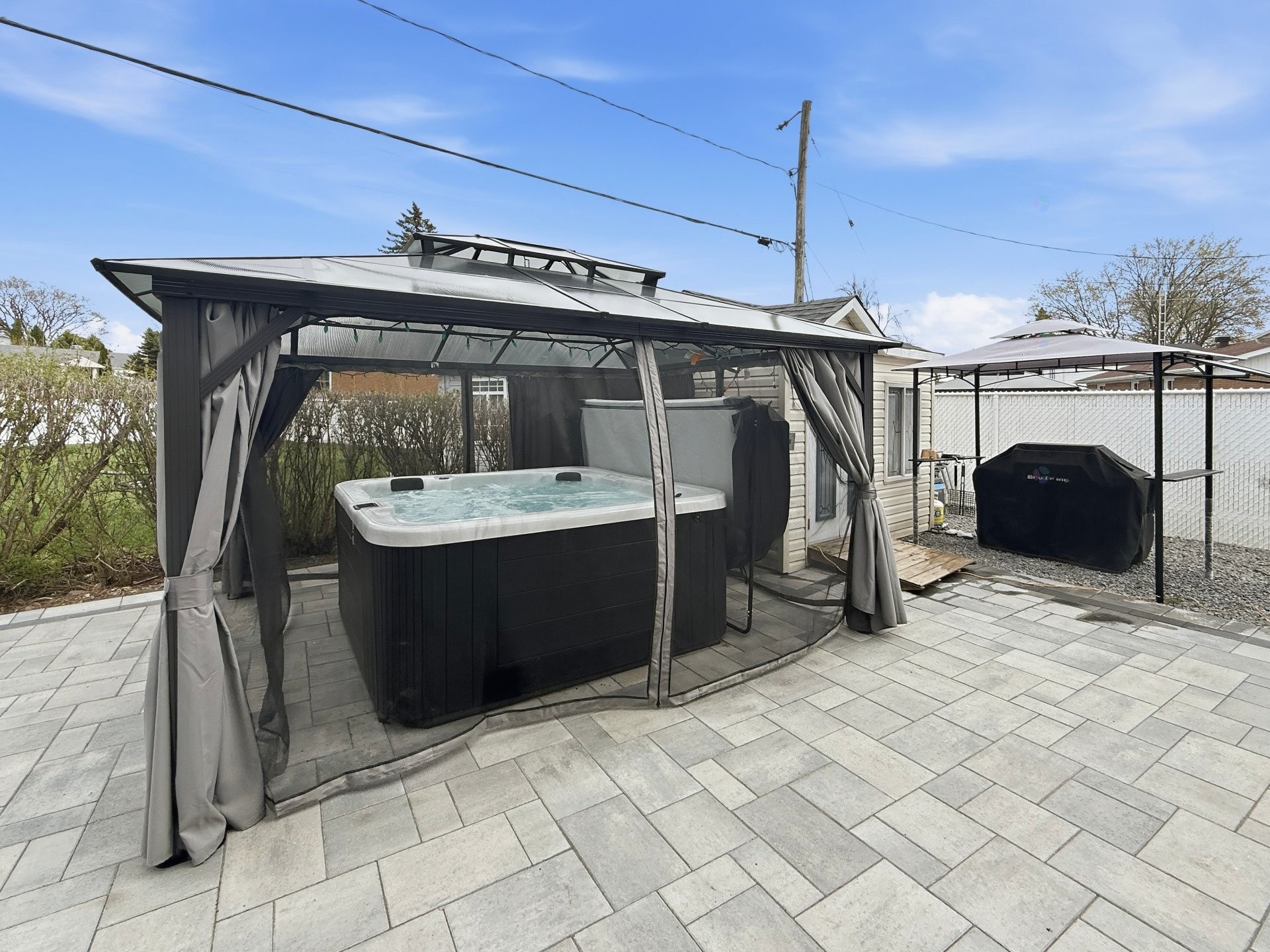 Cour - 6705 Rue Rivière, Laval (Auteuil), QC - Outdoor