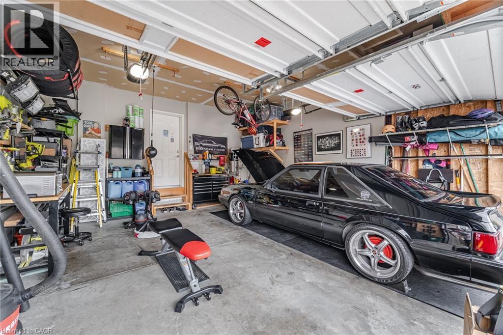 387 Gravel Ridge Trail, Kitchener, ON - Indoor Photo Showing Garage