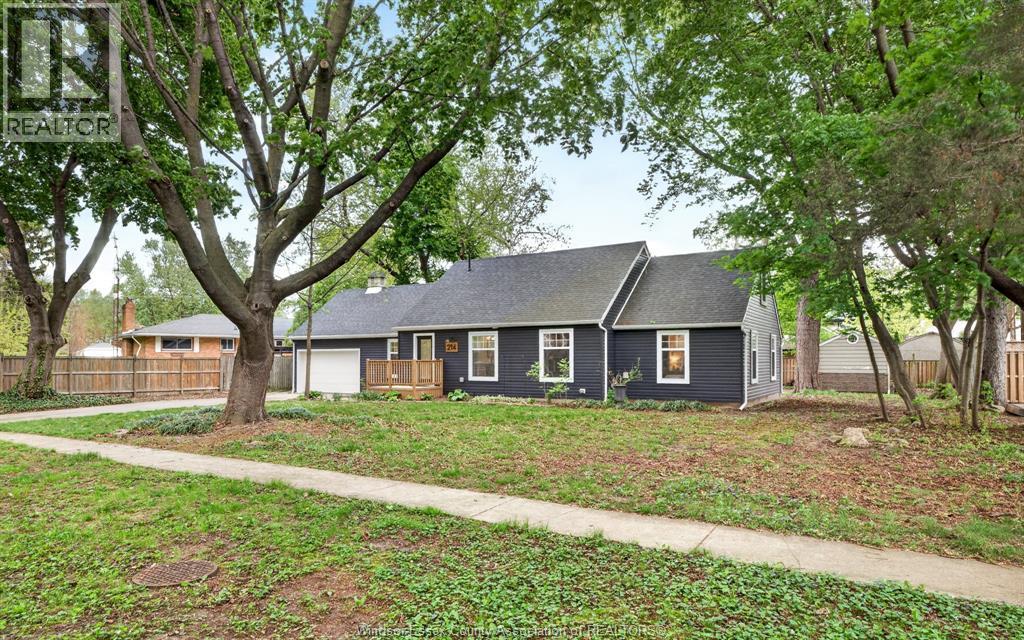 214 Coronado, Tecumseh, ON - Outdoor