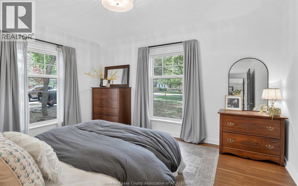 214 Coronado, Tecumseh, ON - Indoor Photo Showing Bedroom