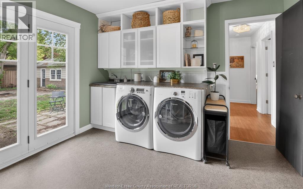 214 Coronado, Tecumseh, ON - Indoor Photo Showing Laundry Room
