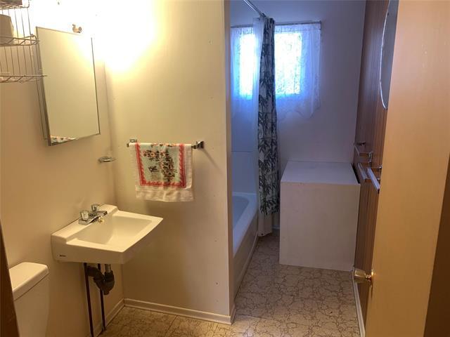 216 3Rd Ave, Winnipeg Beach, MB