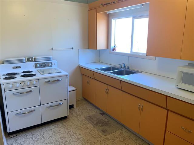 216 3Rd Ave, Winnipeg Beach, MB