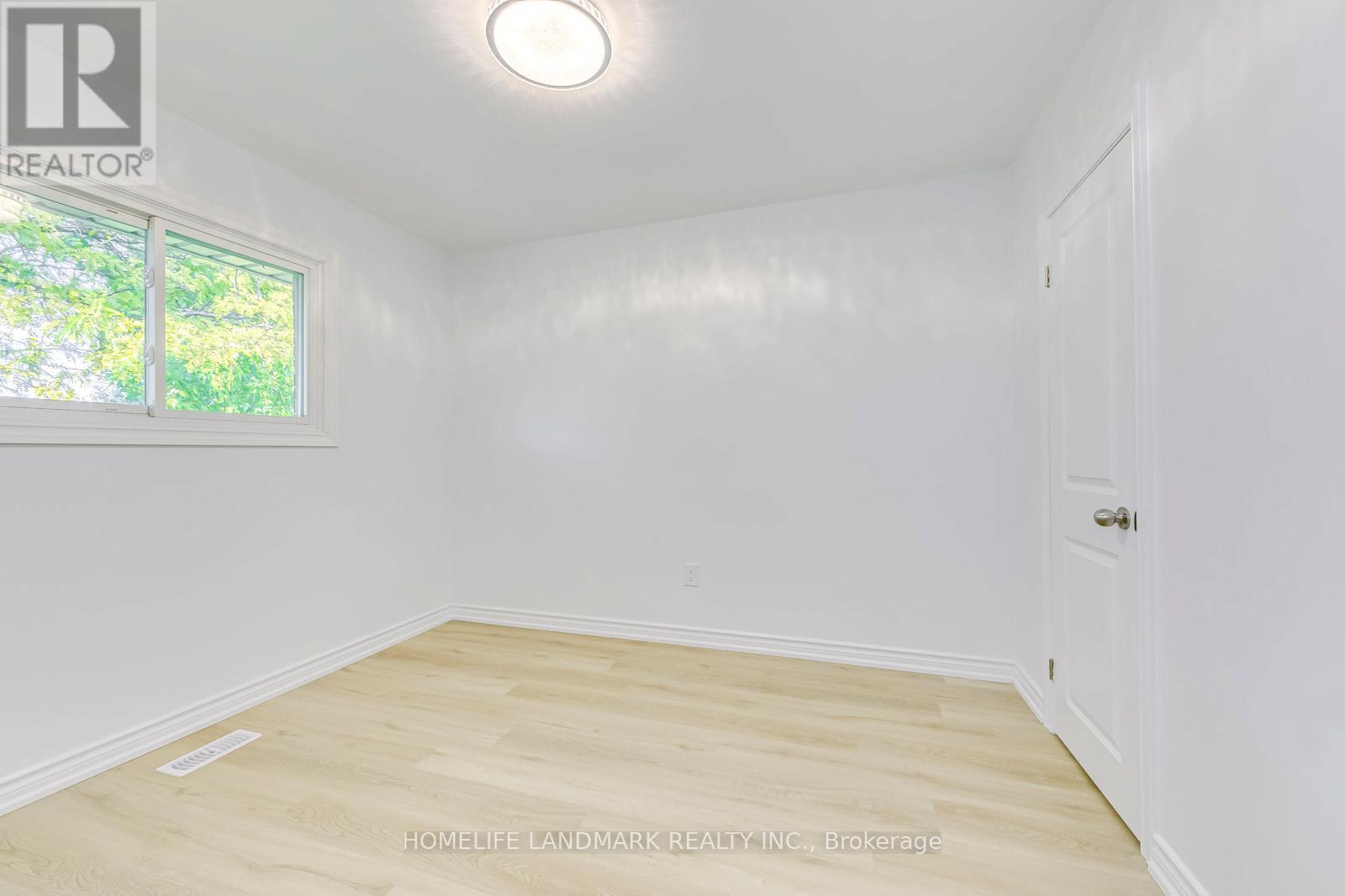 146 Manning Avenue, Hamilton, ON - Indoor Photo Showing Other Room