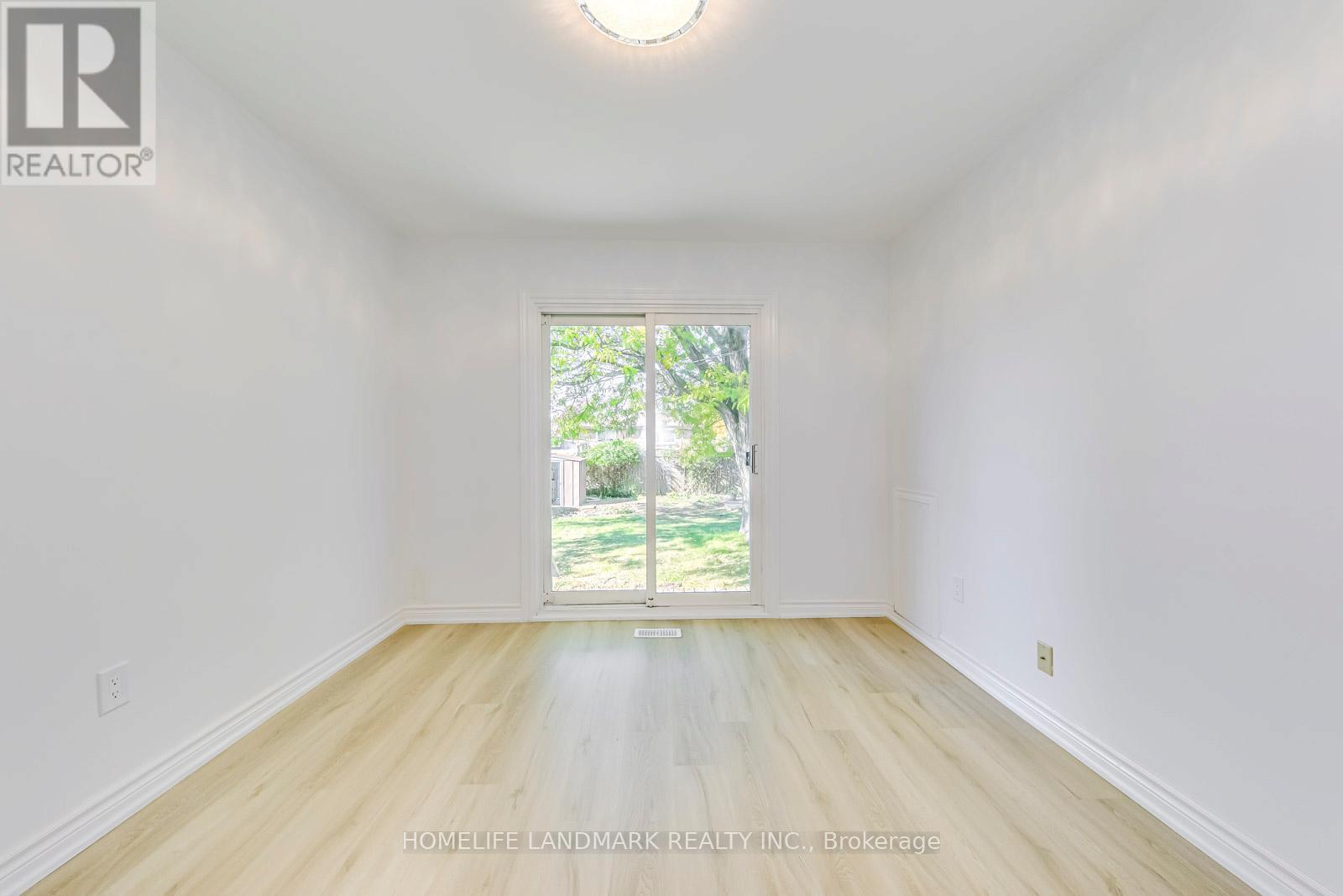 146 Manning Avenue, Hamilton, ON - Indoor Photo Showing Other Room