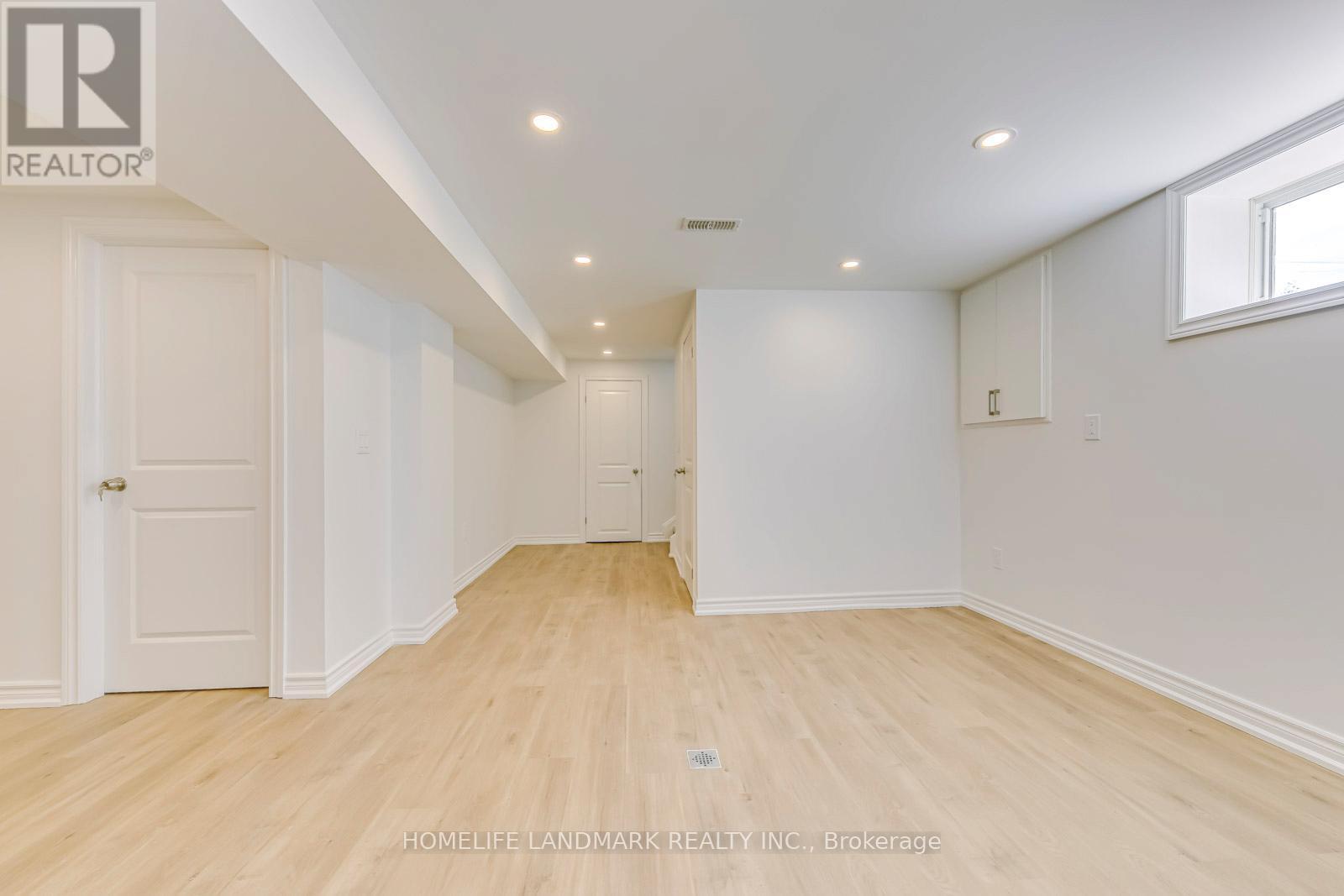 146 Manning Avenue, Hamilton, ON - Indoor Photo Showing Other Room