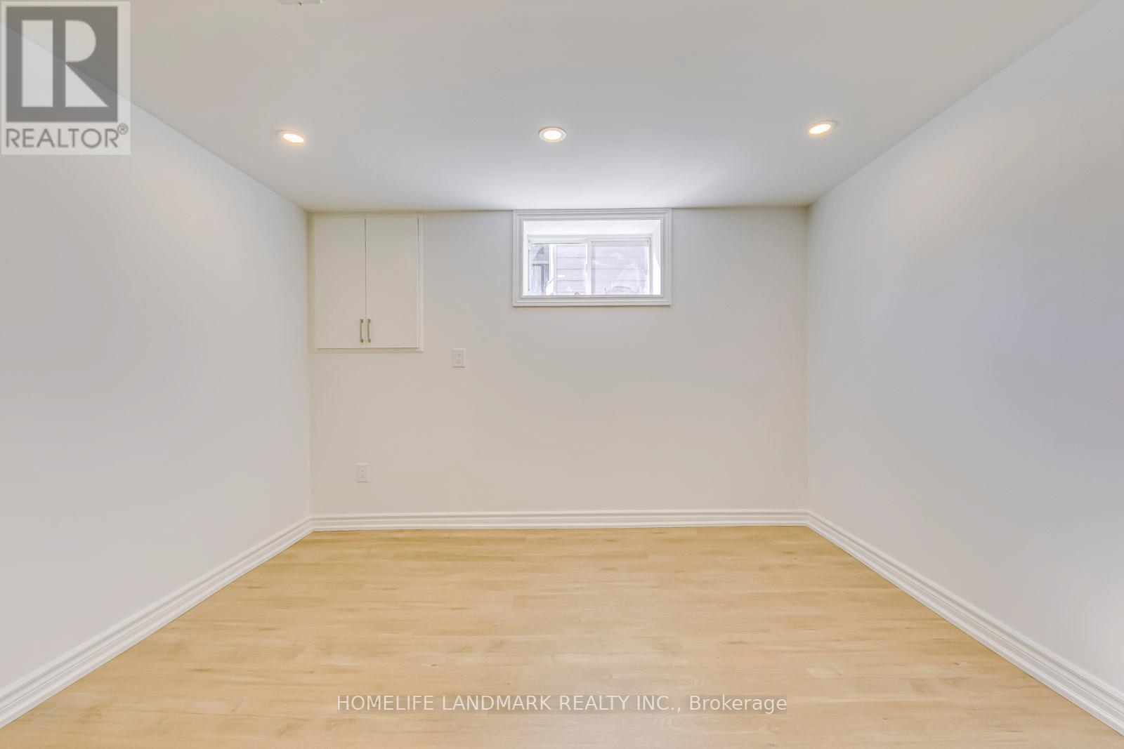 146 Manning Avenue, Hamilton, ON - Indoor Photo Showing Other Room