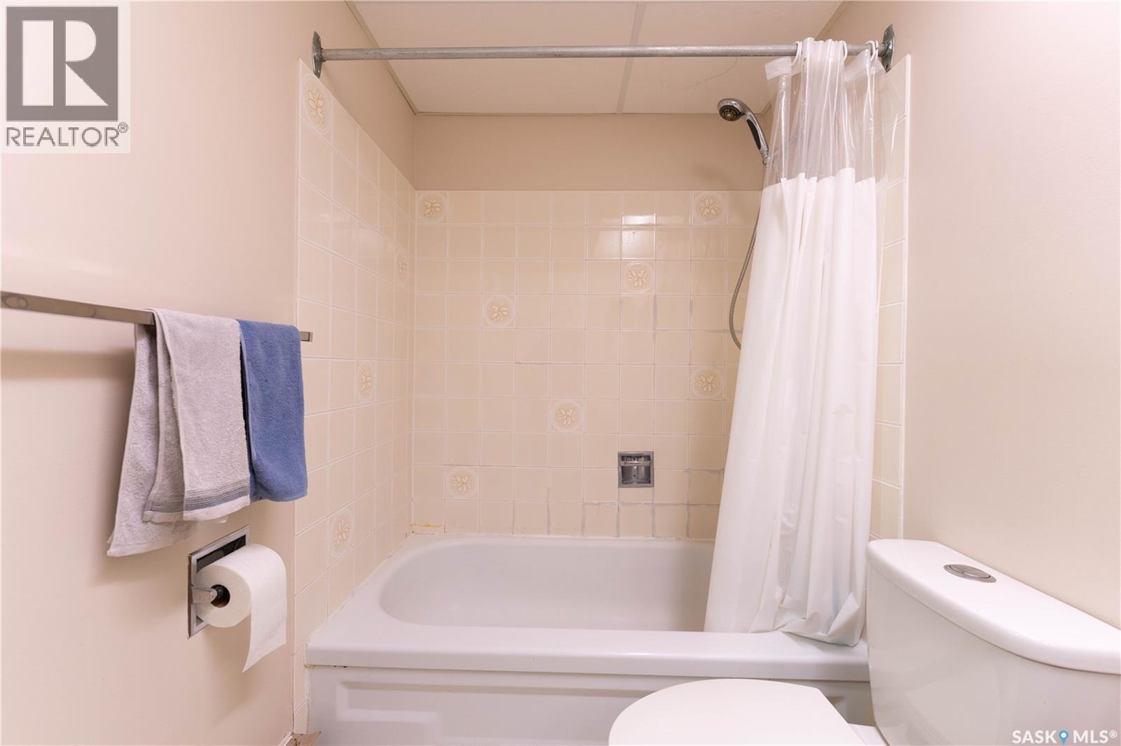 303 302 Tait Crescent, Saskatoon, SK - Indoor Photo Showing Bathroom