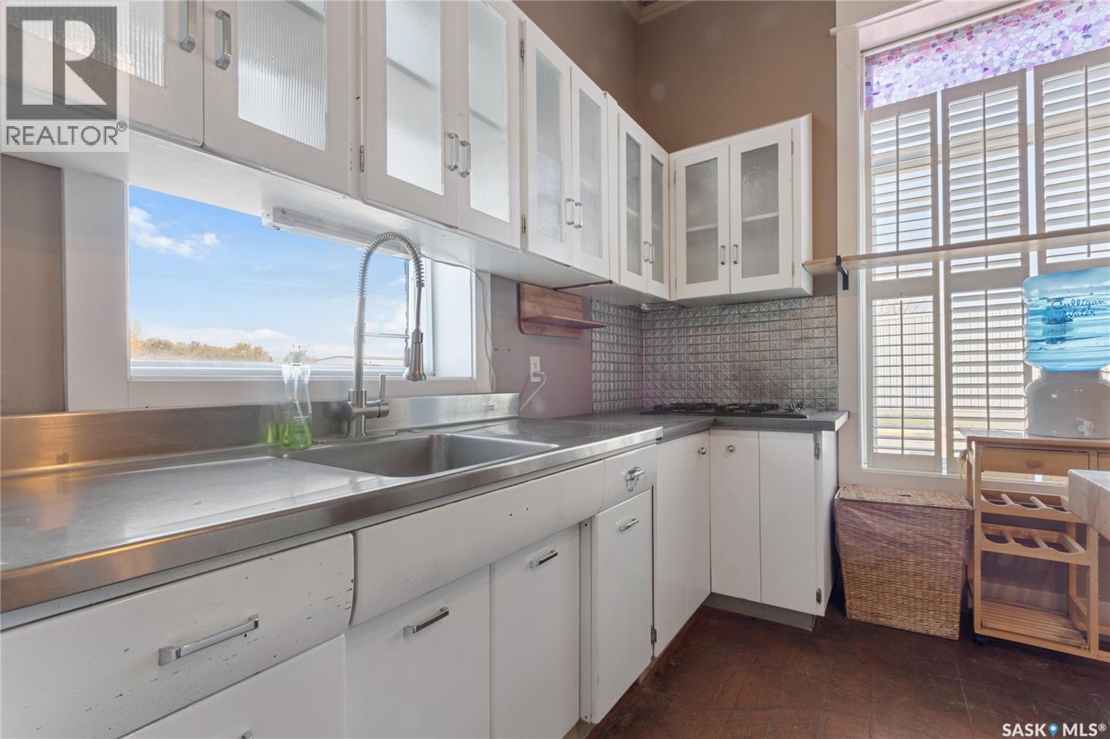 1002 9Th Street, Perdue, SK - Indoor Photo Showing Kitchen