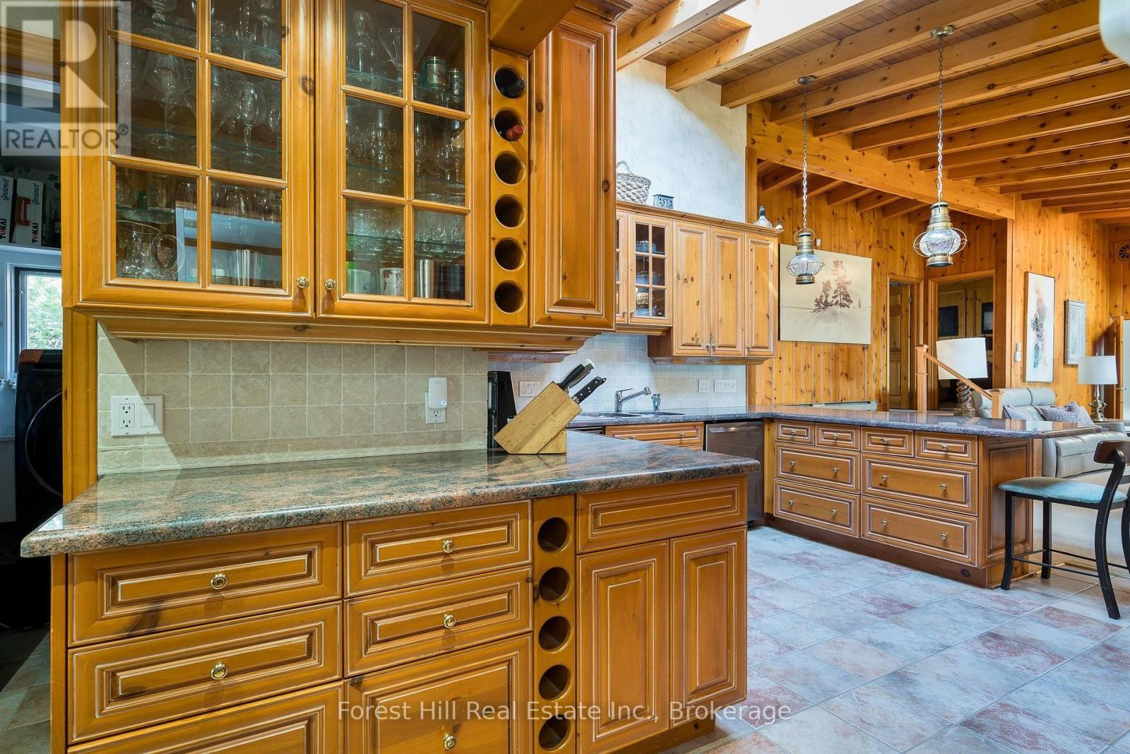 1628 Tiny Beaches Road N, Tiny, ON - Indoor Photo Showing Kitchen