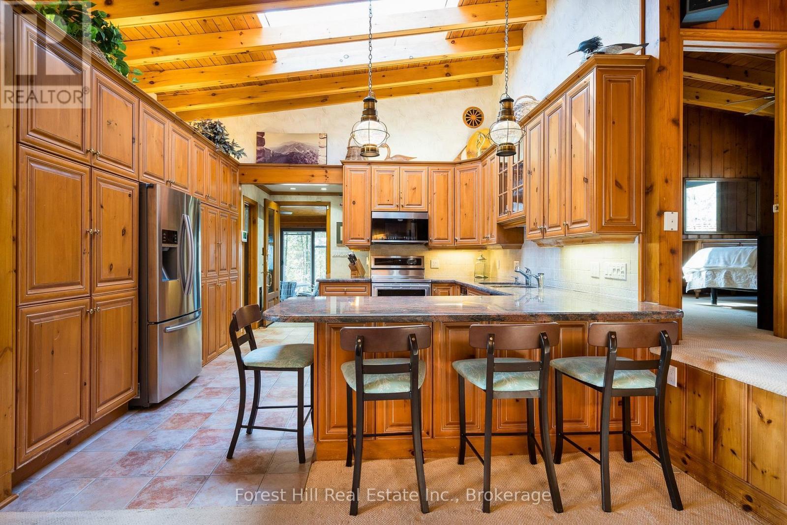 1628 Tiny Beaches Road N, Tiny, ON - Indoor Photo Showing Kitchen