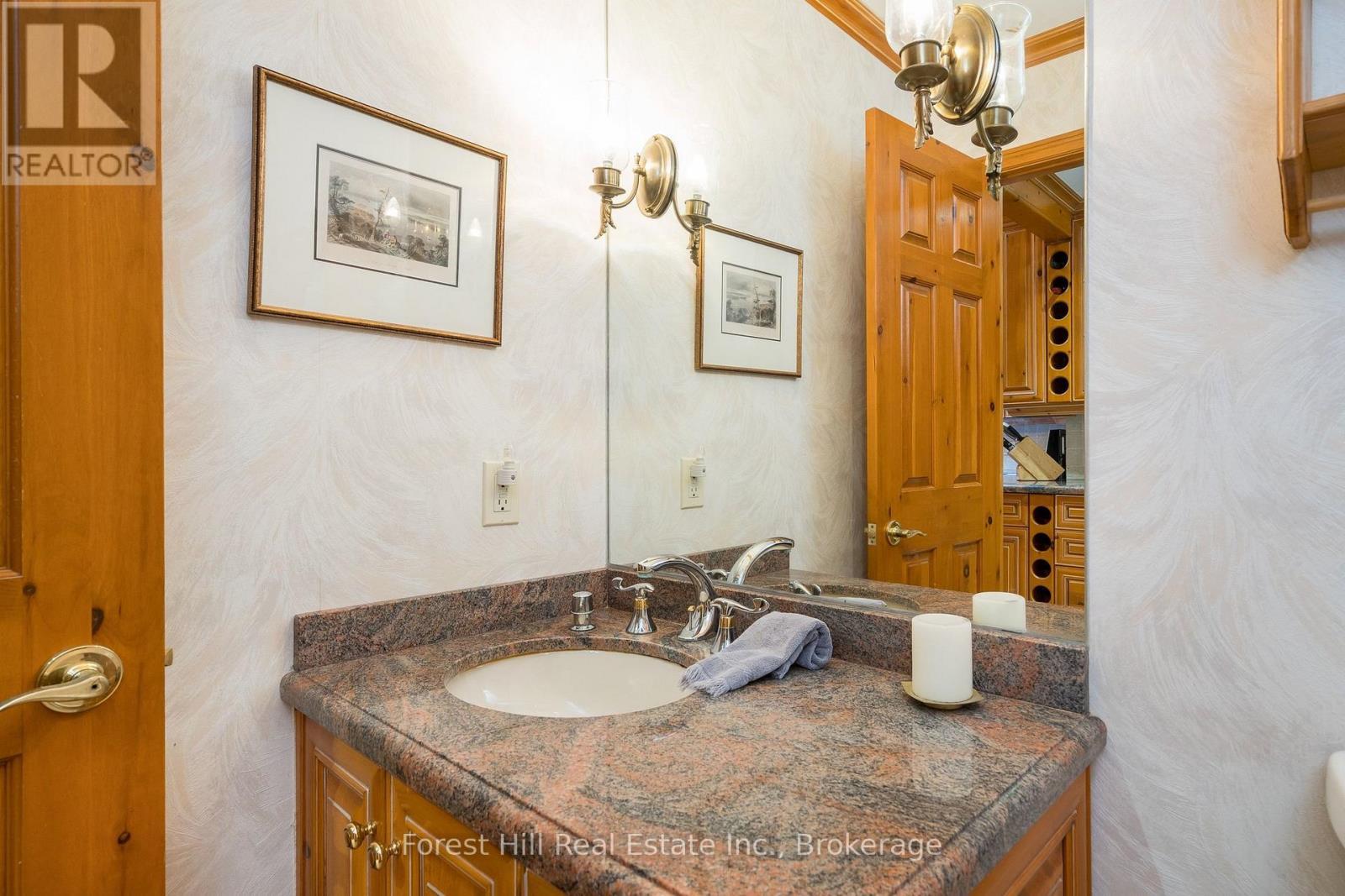 1628 Tiny Beaches Road N, Tiny, ON - Indoor Photo Showing Bathroom