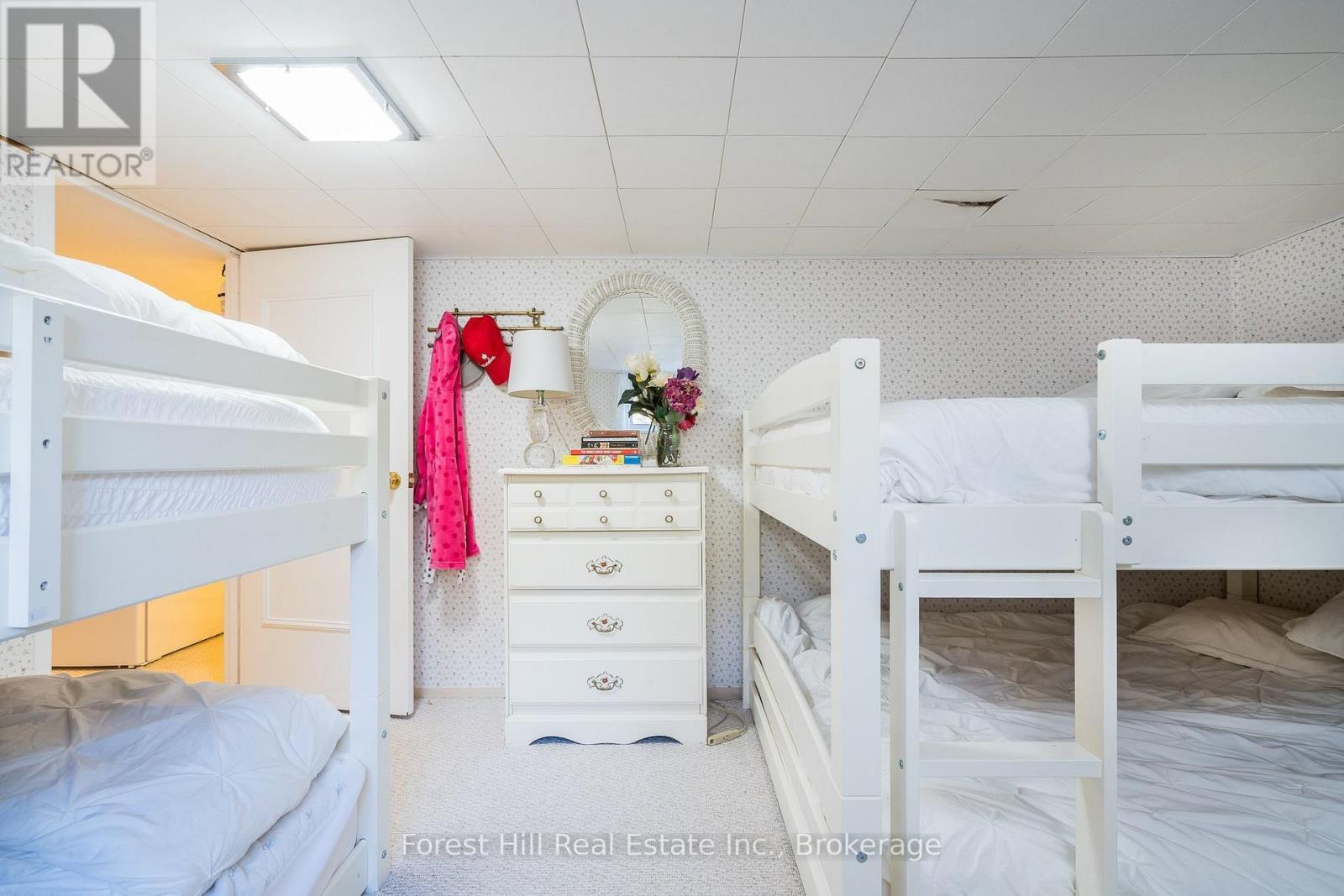 1628 Tiny Beaches Road N, Tiny, ON - Indoor Photo Showing Other Room