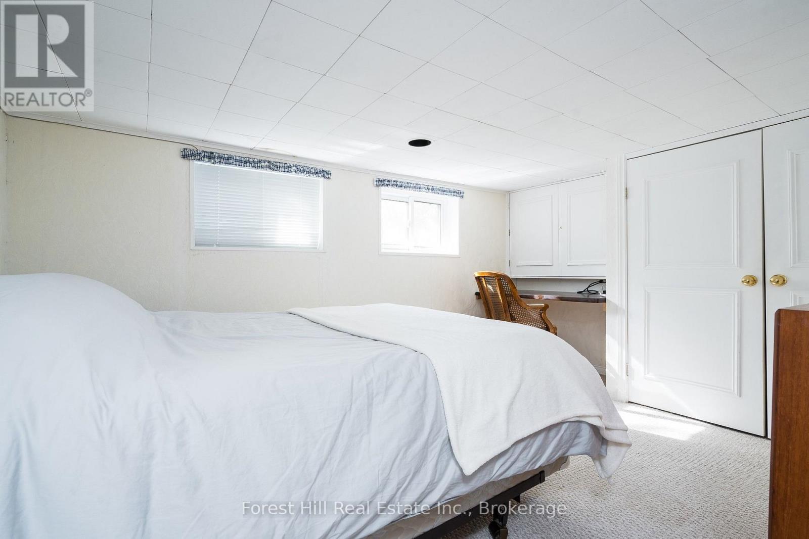1628 Tiny Beaches Road N, Tiny, ON - Indoor Photo Showing Bedroom