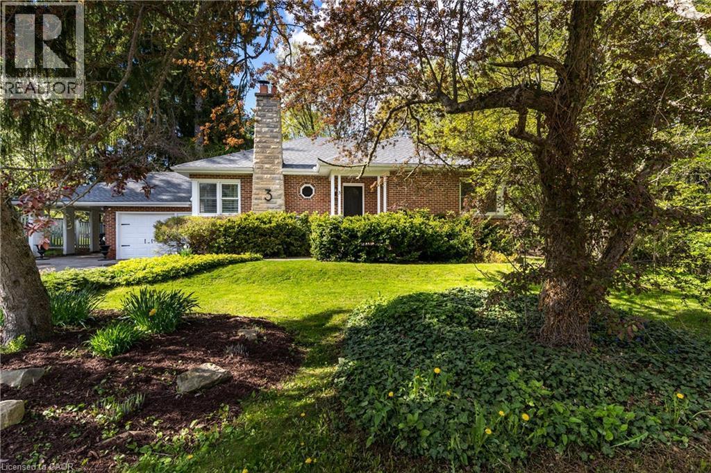 Front of the house, minutes to Websters falls - 3 Fallsview Road, Hamilton, ON - Outdoor