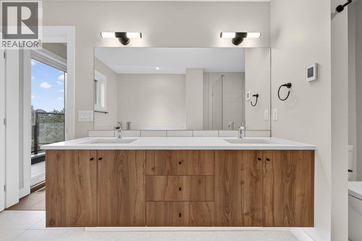 1550 Union Road Unit# 44, Kelowna, BC - Indoor Photo Showing Bathroom