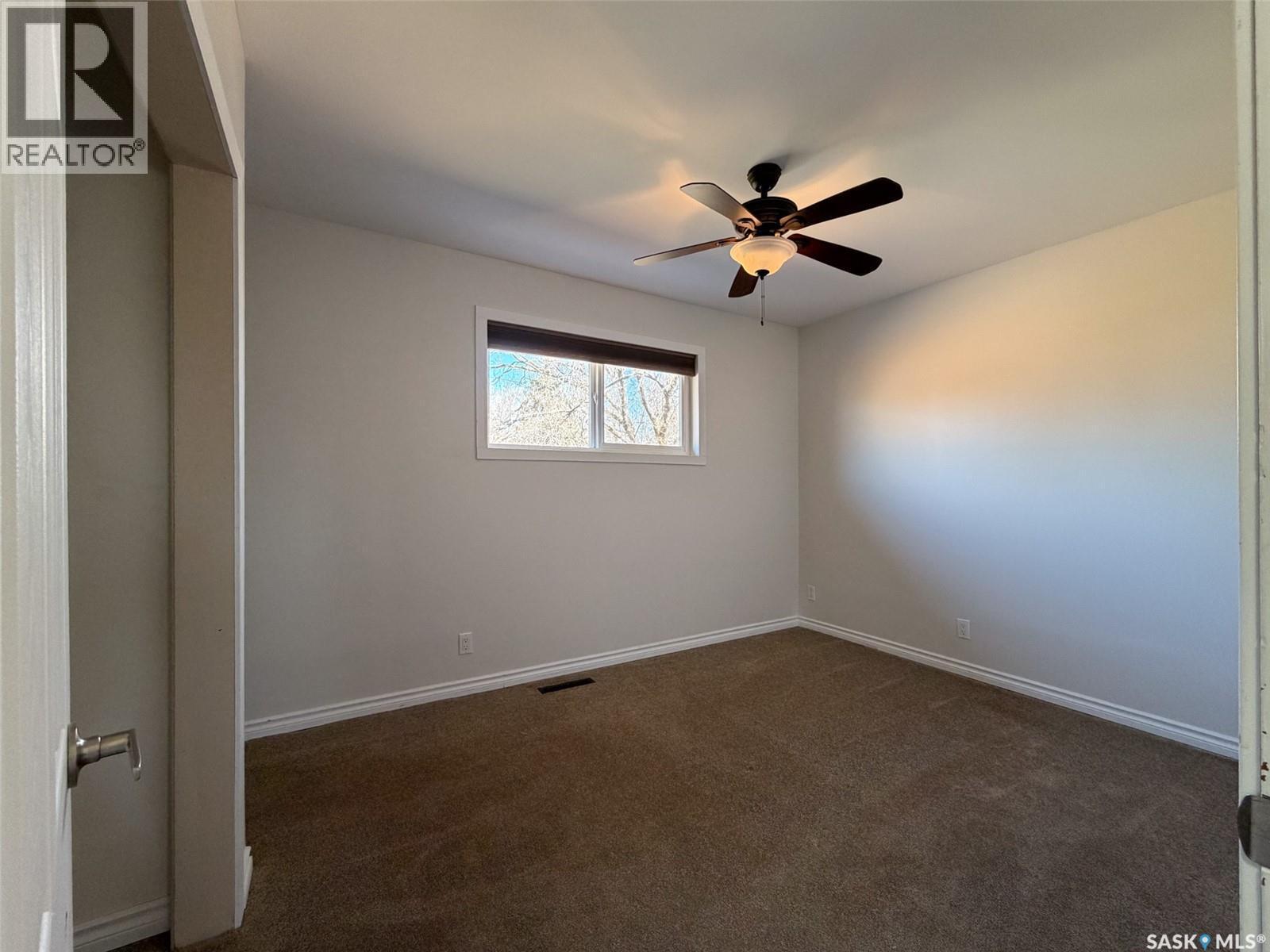 211 2Nd Street S, Cabri, SK - Indoor Photo Showing Other Room