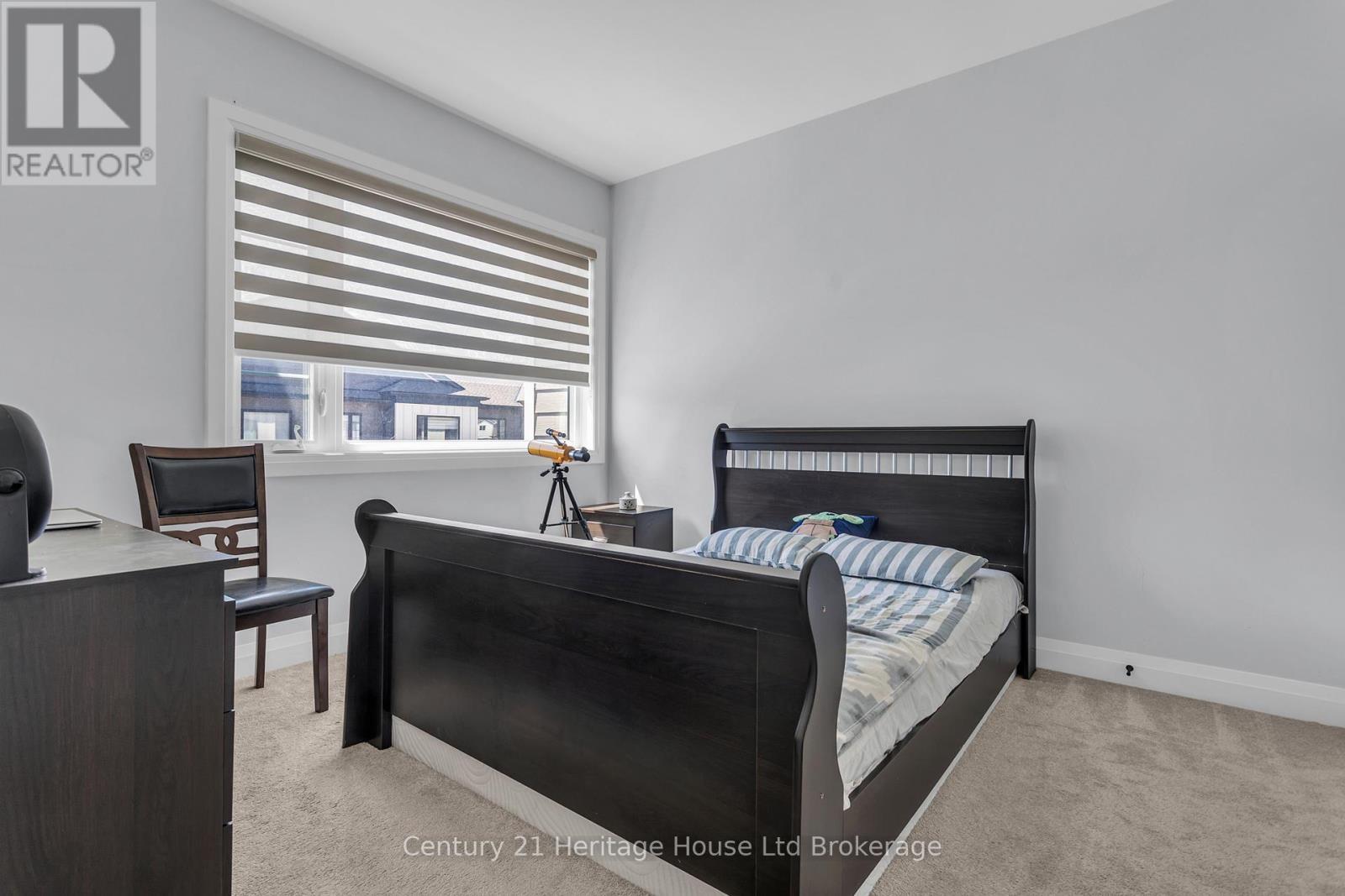 102 - 360 Quarter Town Line, Tillsonburg, ON - Indoor Photo Showing Bedroom