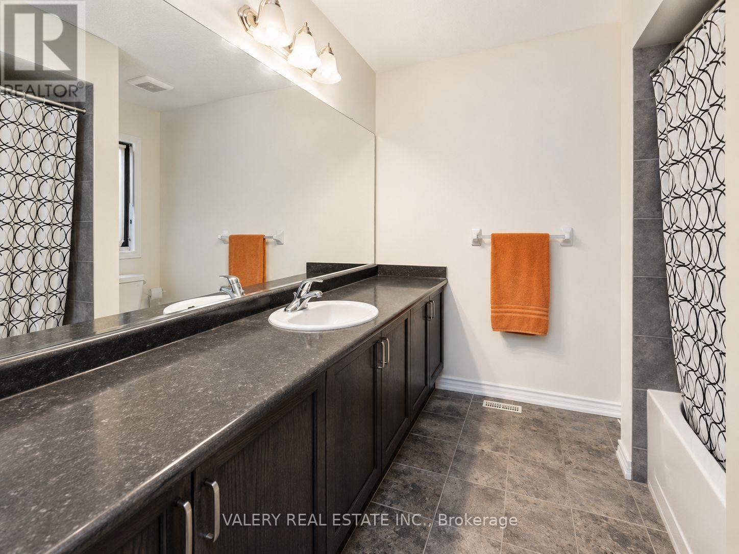 407 Linden Drive, Cambridge, ON - Indoor Photo Showing Bathroom