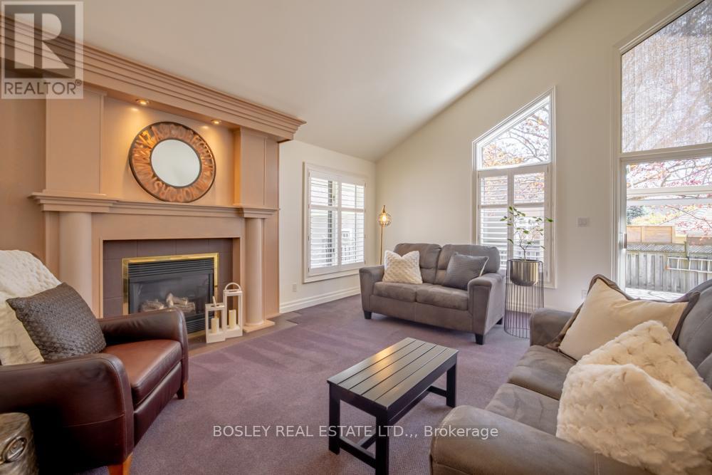 freshly shampooed carpeting - 720 Lake Street, St. Catharines (Lakeshore), ON - Indoor Photo Showing Bedroom