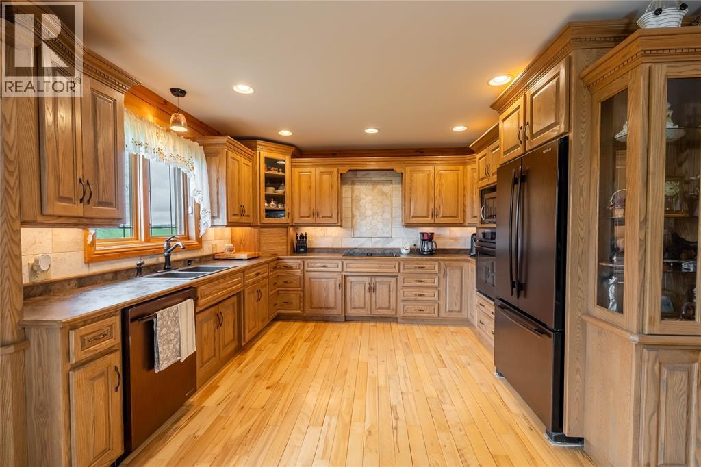 2507 Bickford Line, St Clair, ON - Indoor Photo Showing Kitchen With Double Sink