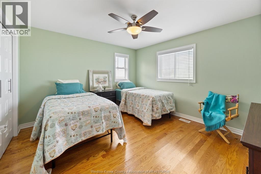689 Ross Beach, Lakeshore, ON - Indoor Photo Showing Bedroom