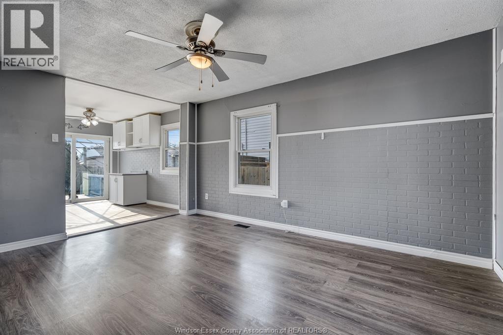 3759 Whitney, Windsor, ON - Indoor Photo Showing Other Room