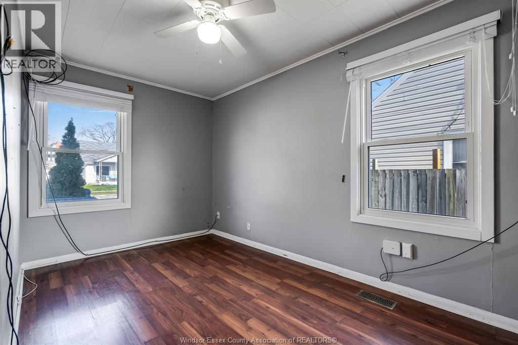 3759 Whitney, Windsor, ON - Indoor Photo Showing Other Room