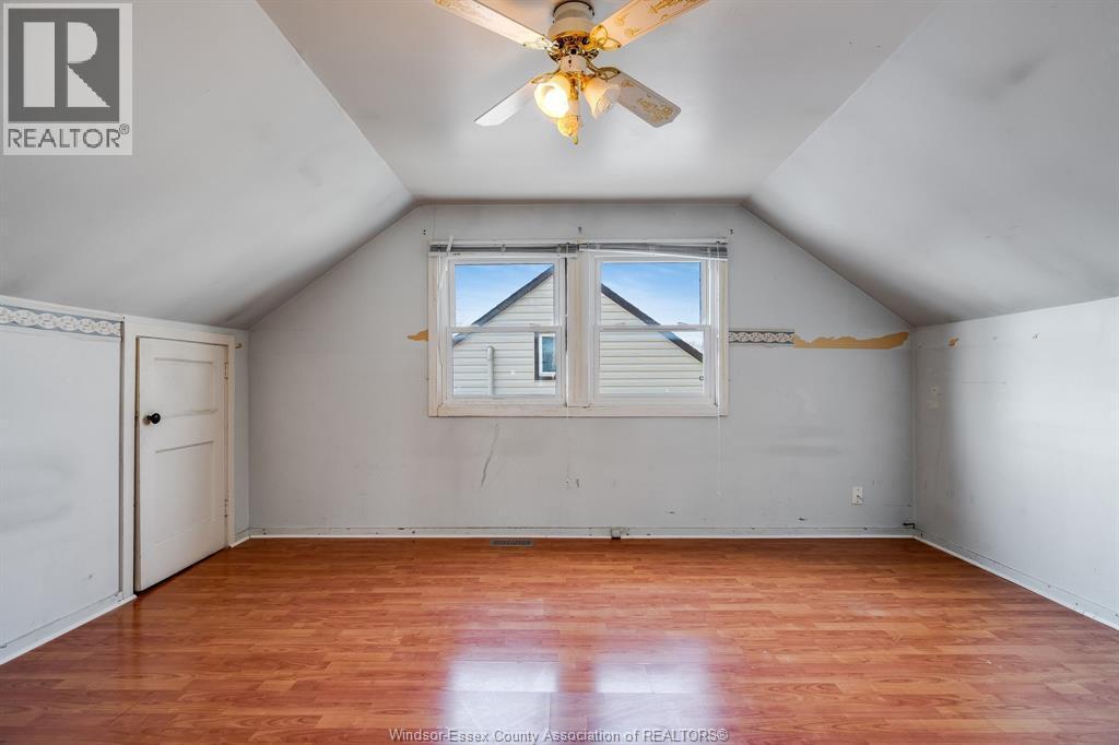 3759 Whitney, Windsor, ON - Indoor Photo Showing Other Room