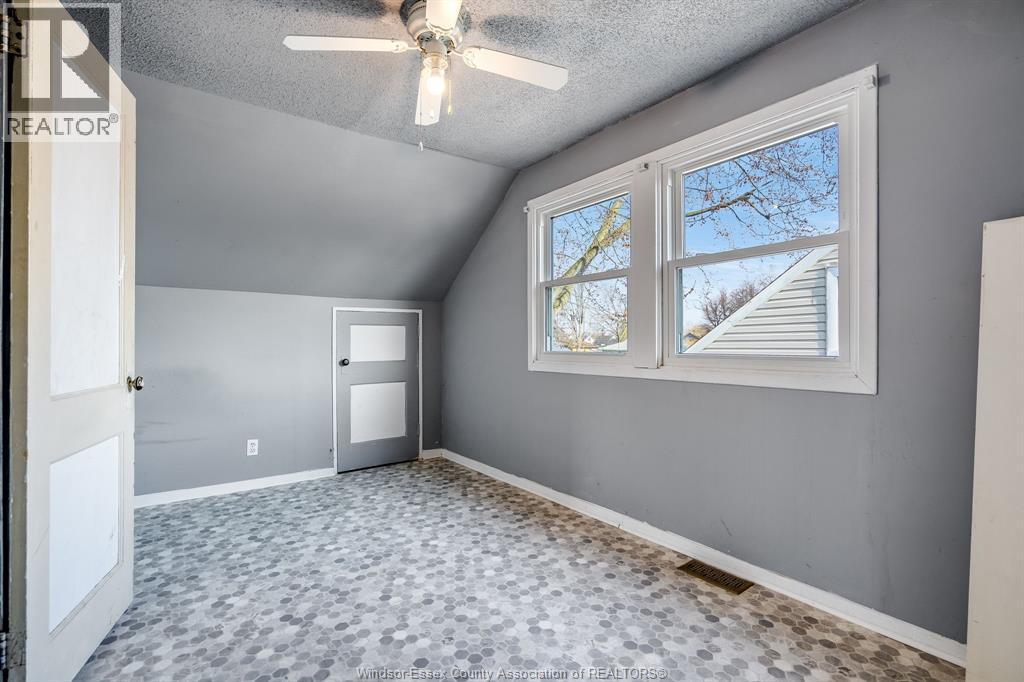 3759 Whitney, Windsor, ON - Indoor Photo Showing Other Room