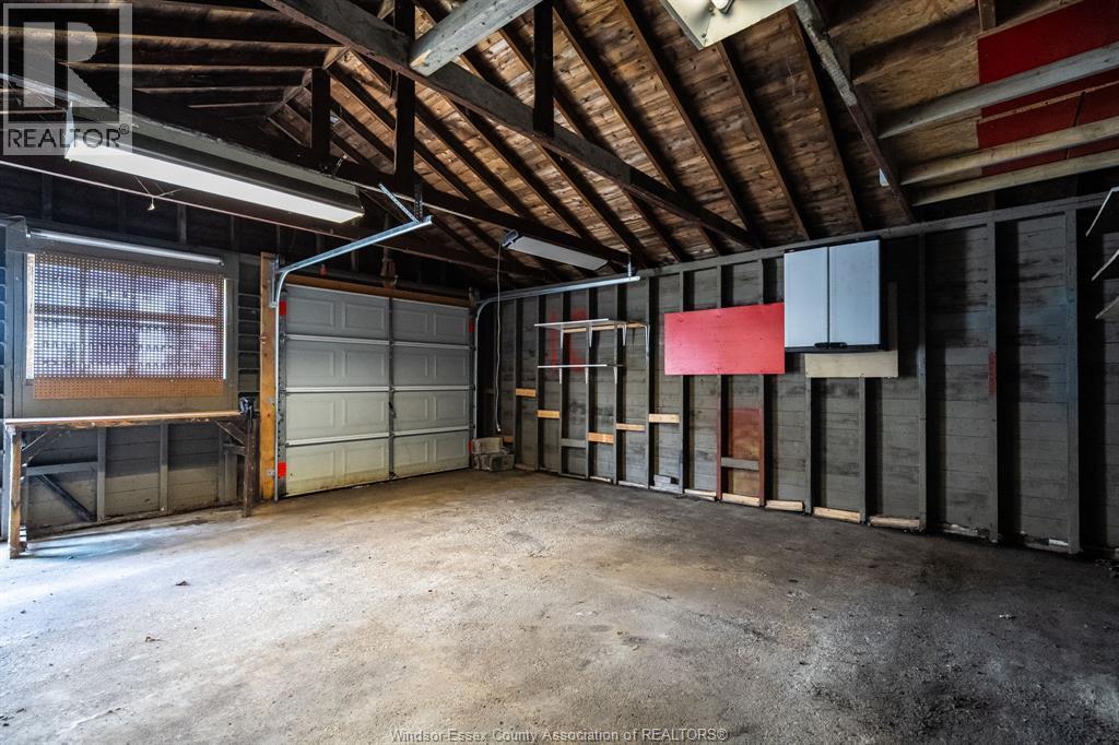 3759 Whitney, Windsor, ON - Indoor Photo Showing Garage