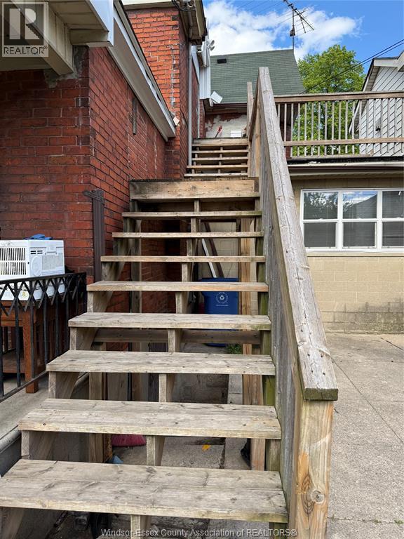 669 Marentette Unit# Upper, Windsor, ON - Outdoor