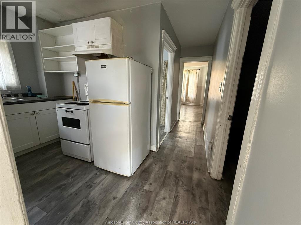 669 Marentette Unit# Upper, Windsor, ON - Indoor Photo Showing Kitchen
