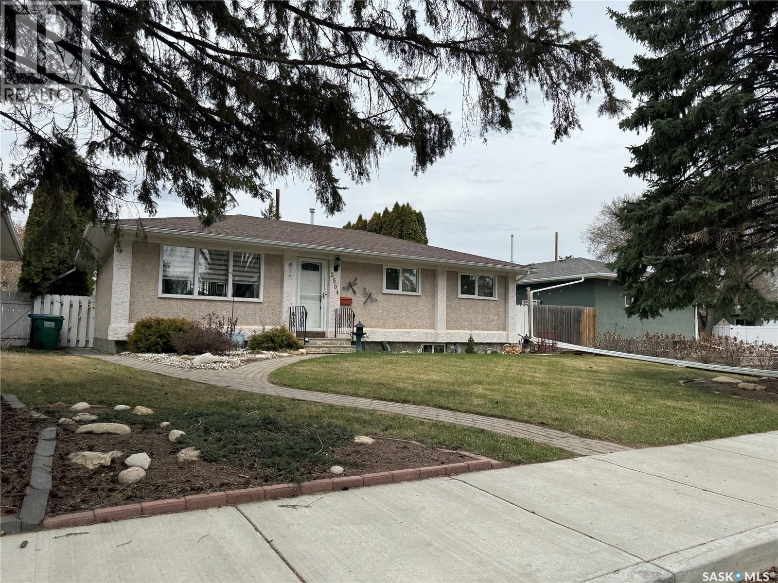 2504 Tomlinson Crescent, Saskatoon, SK - Outdoor