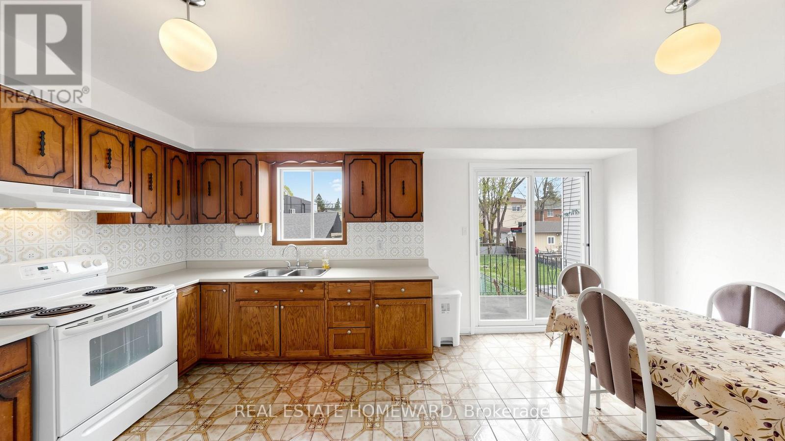 349 Monarch Park Avenue, Toronto, ON - Indoor Photo Showing Kitchen With Double Sink