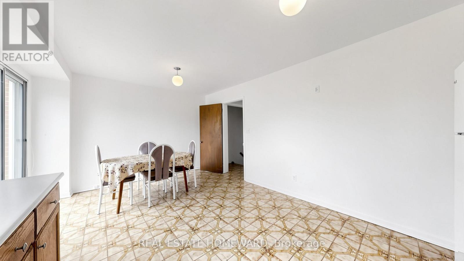 349 Monarch Park Avenue, Toronto, ON - Indoor