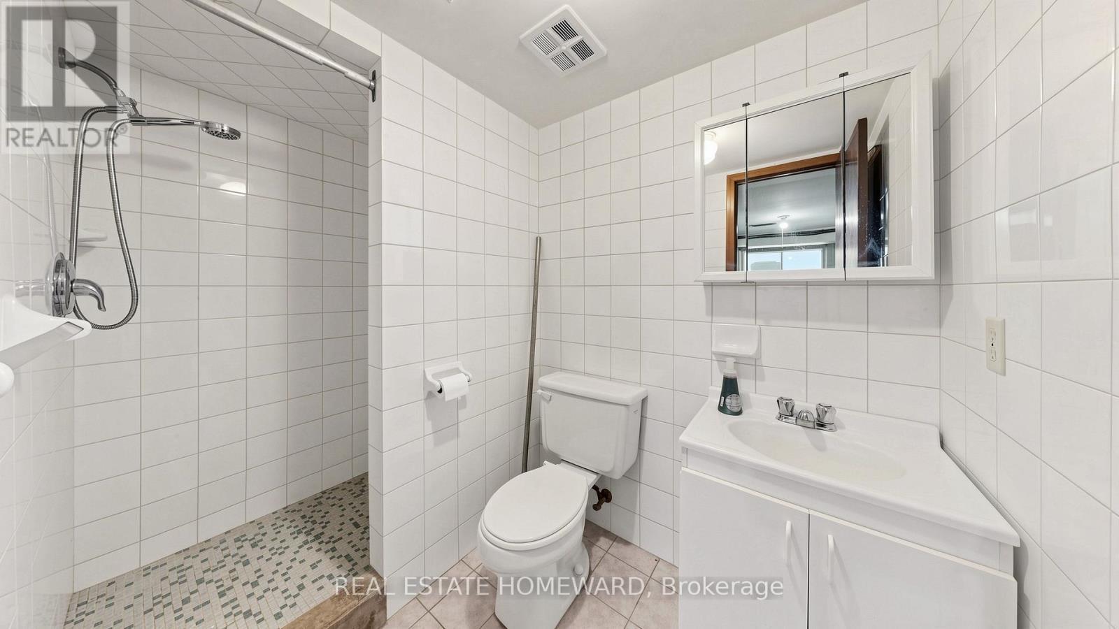 349 Monarch Park Avenue, Toronto, ON - Indoor Photo Showing Bathroom
