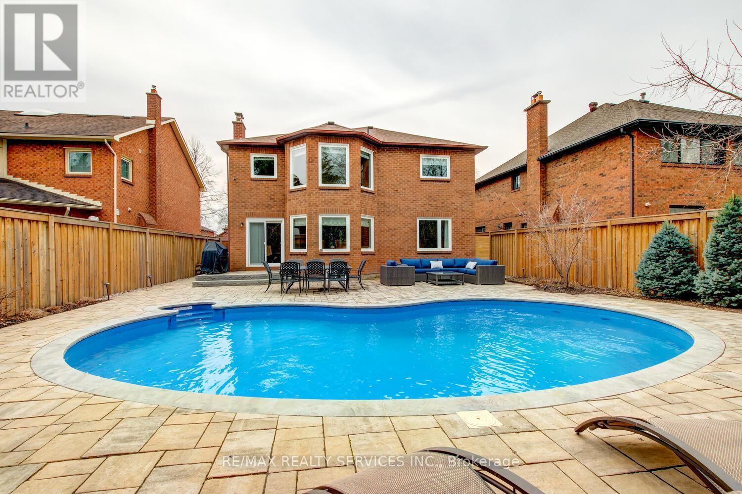 28 Chickadee Crescent, Brampton, ON - Outdoor With In Ground Pool With Deck Patio Veranda With Exterior