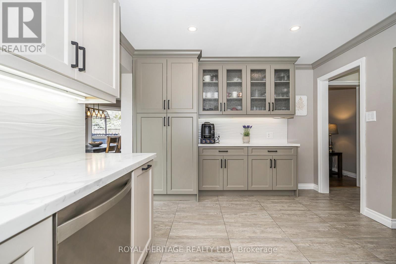 Coffee Station - 525 Sundown Crescent, Pickering, ON - Indoor Photo Showing Other Room