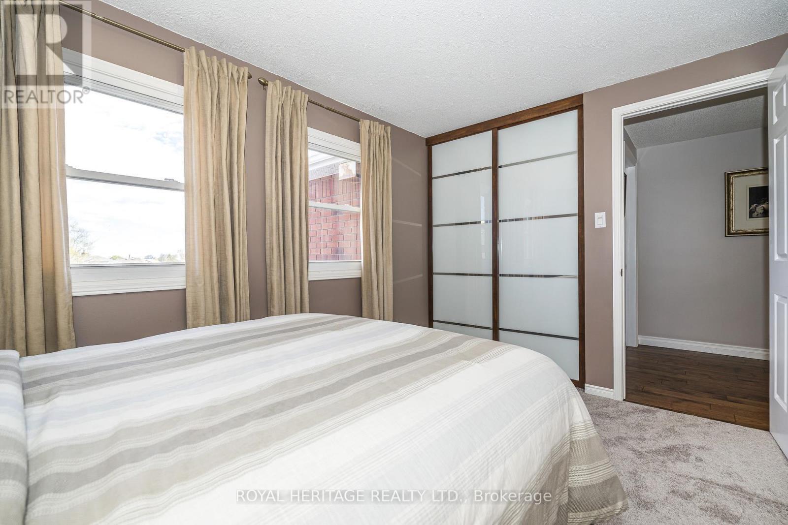 View 2 - 525 Sundown Crescent, Pickering, ON - Indoor Photo Showing Bedroom