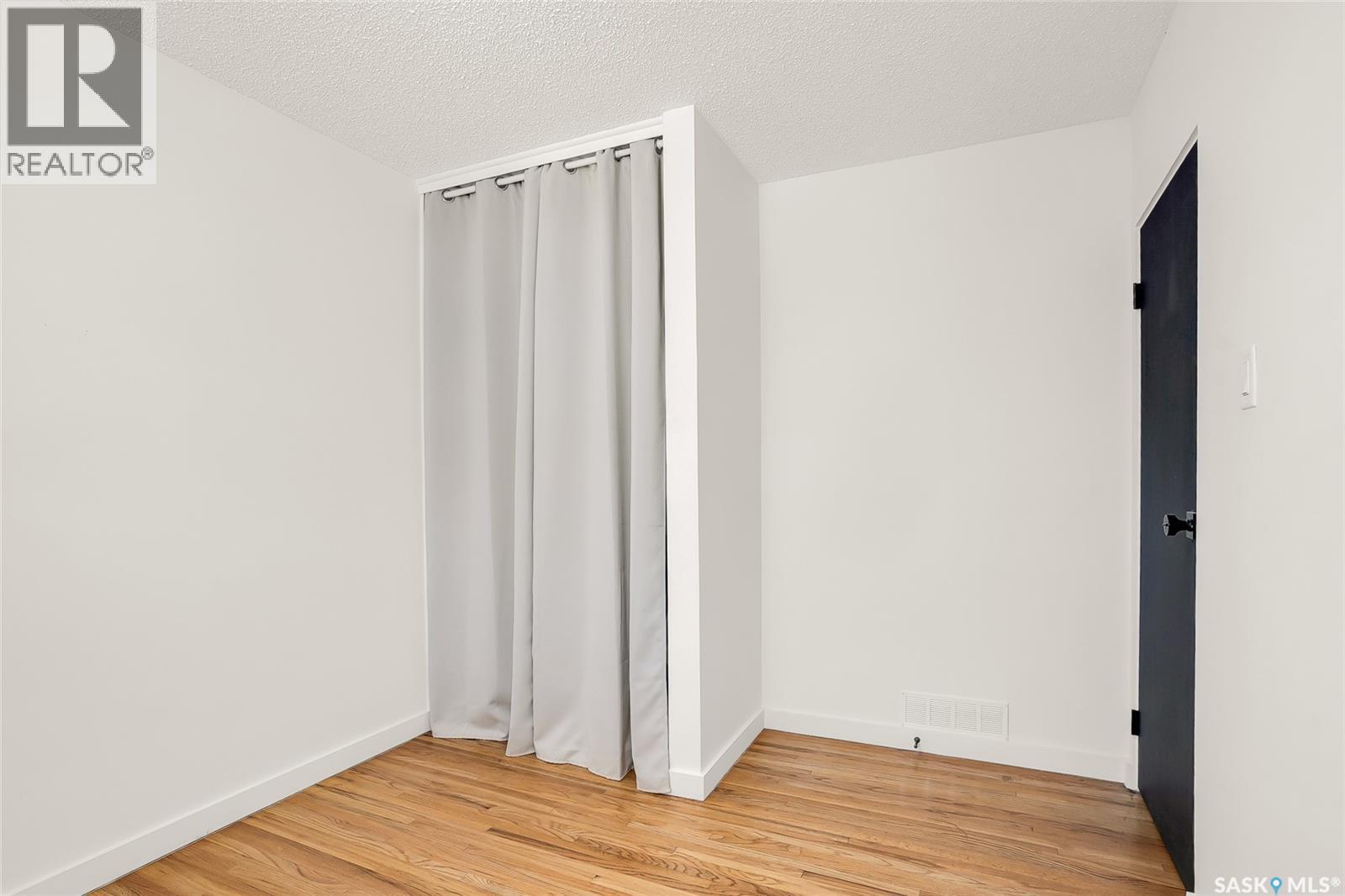 1917 Cairns Avenue, Saskatoon, SK - Indoor Photo Showing Other Room