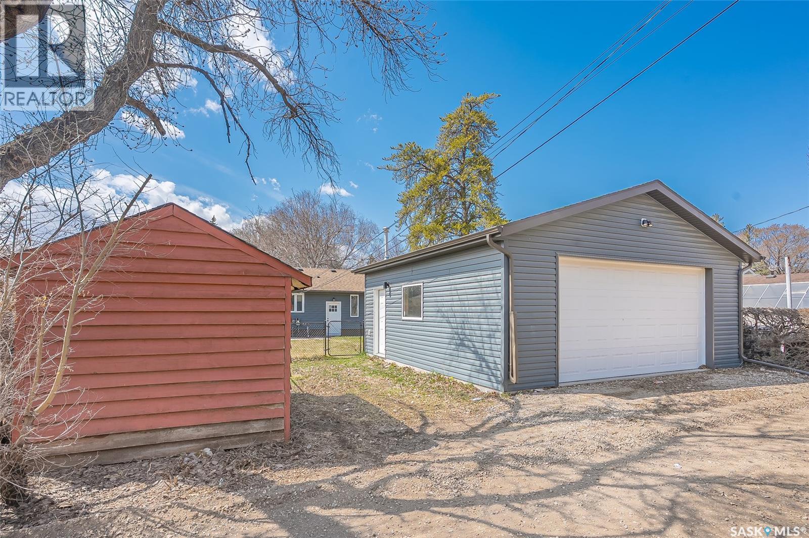 1917 Cairns Avenue, Saskatoon, SK - Outdoor