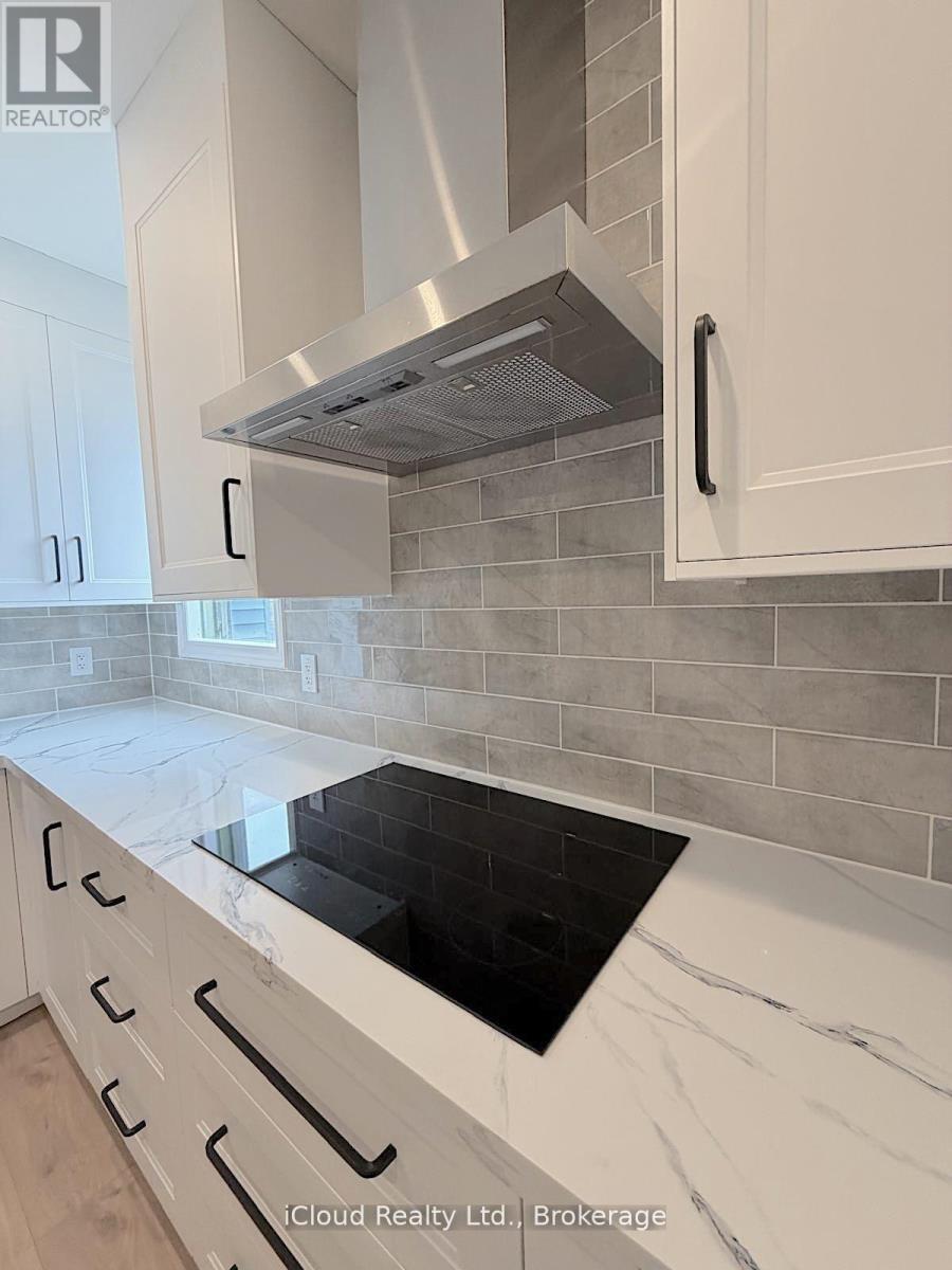 405 Upper Wentworth Street, Hamilton, ON - Indoor Photo Showing Kitchen