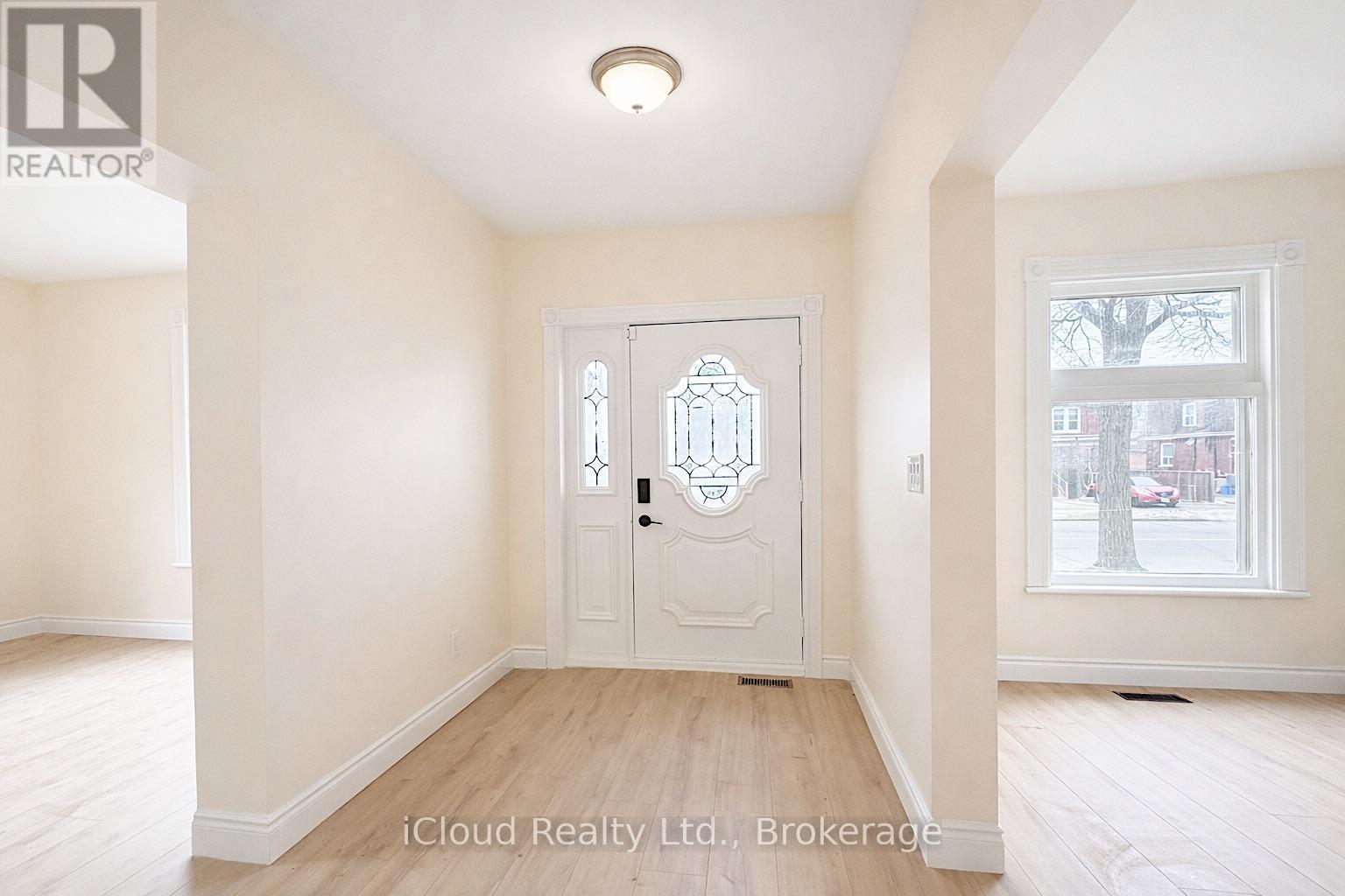 405 Upper Wentworth Street, Hamilton, ON - Indoor Photo Showing Other Room